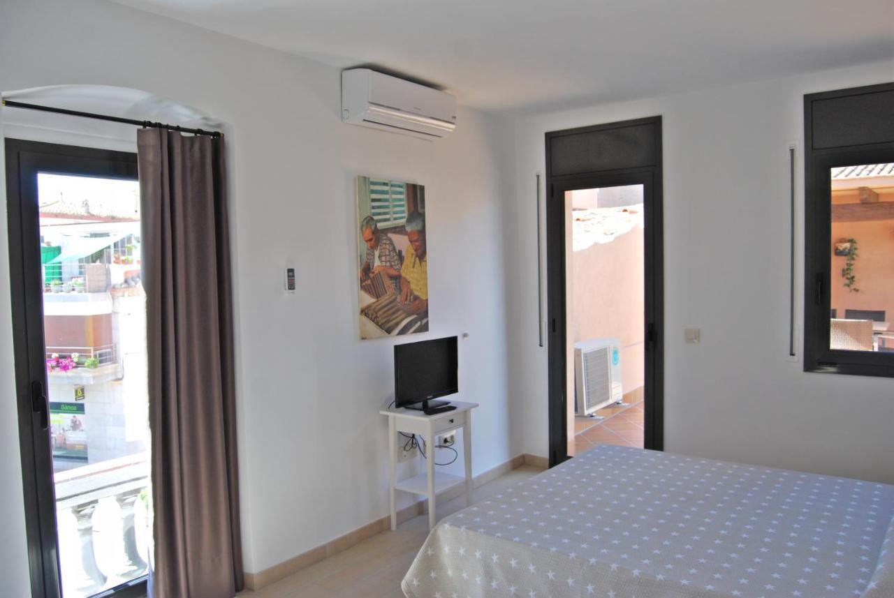 Apartaments Fonda Comerc Torroella de Montgrí Dış mekan fotoğraf