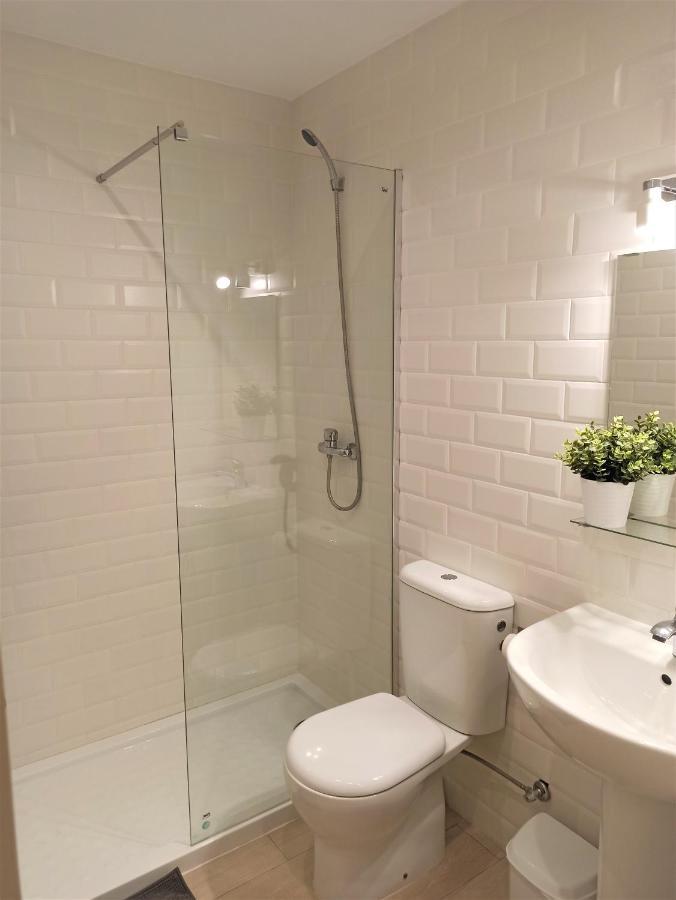 Apartaments Fonda Comerc Torroella de Montgrí Dış mekan fotoğraf