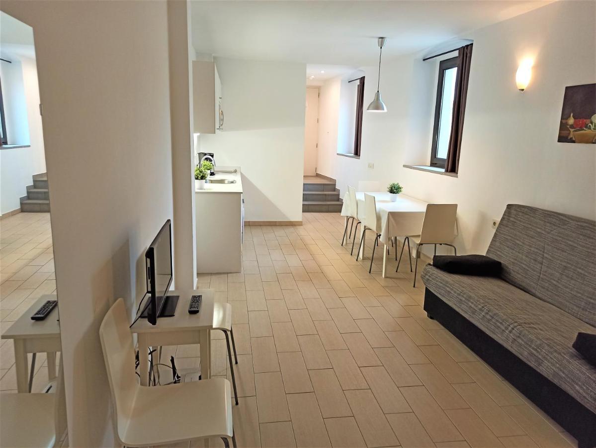 Apartaments Fonda Comerc Torroella de Montgrí Dış mekan fotoğraf
