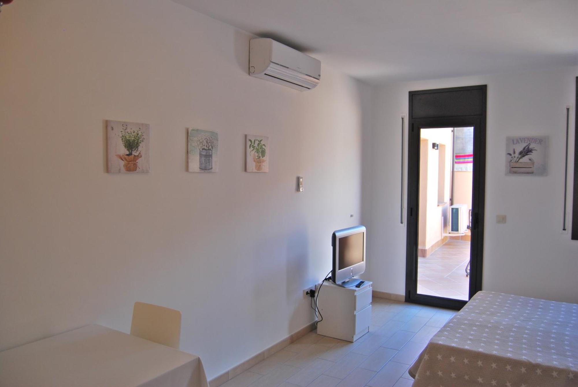 Apartaments Fonda Comerc Torroella de Montgrí Dış mekan fotoğraf