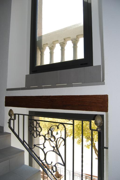 Apartaments Fonda Comerc Torroella de Montgrí Dış mekan fotoğraf