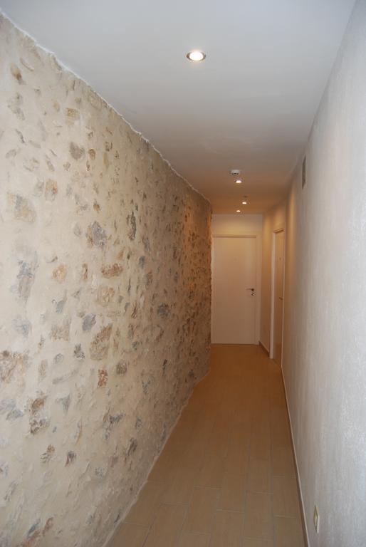 Apartaments Fonda Comerc Torroella de Montgrí Dış mekan fotoğraf