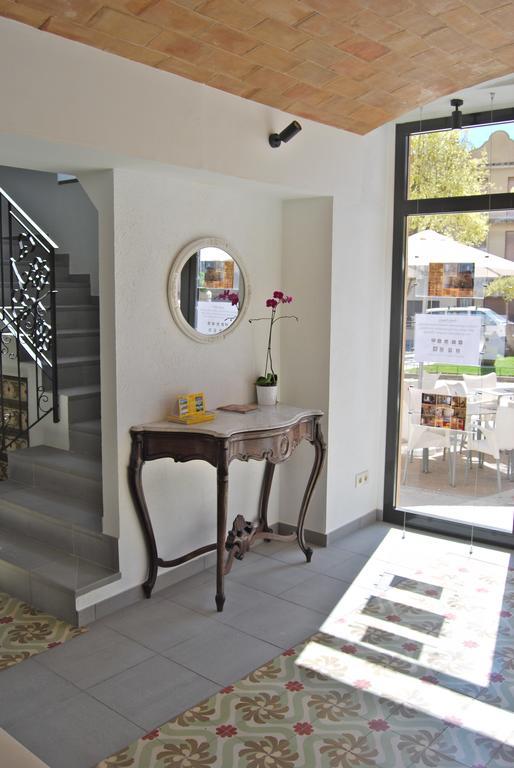 Apartaments Fonda Comerc Torroella de Montgrí Dış mekan fotoğraf