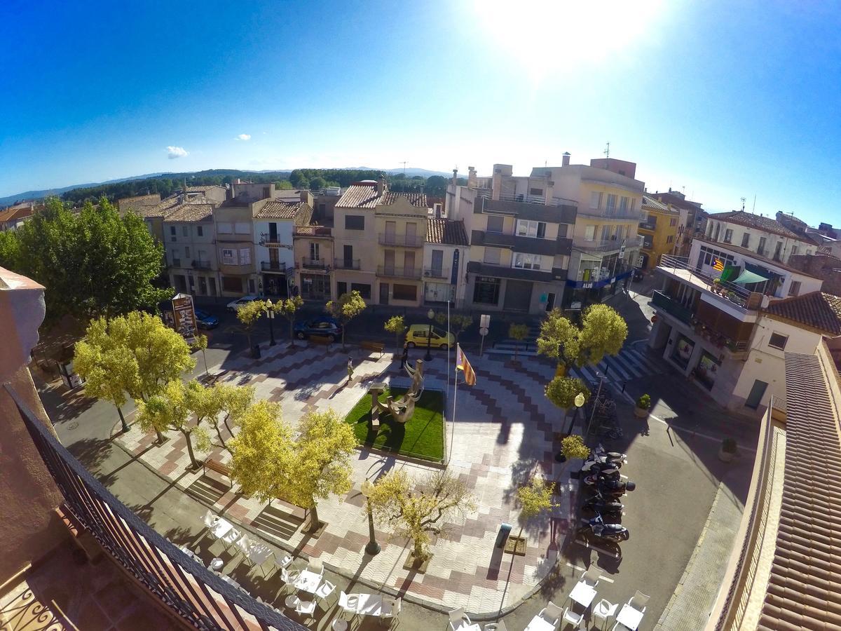 Apartaments Fonda Comerc Torroella de Montgrí Dış mekan fotoğraf